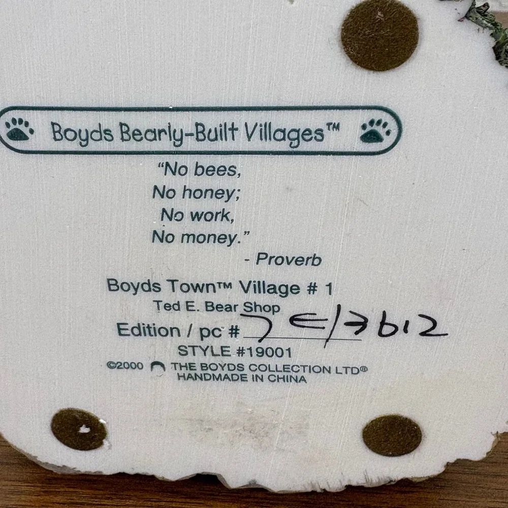 Boyds Bearly‎ Built Village #1 2000 and Steven 1992